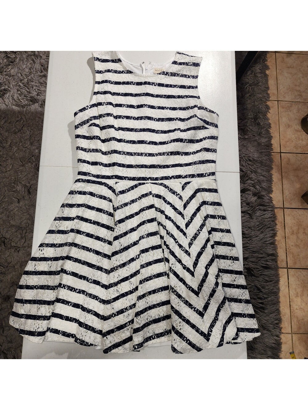 vestido maison jules blanco con rayas negras ideal para toda ocasión talla XL